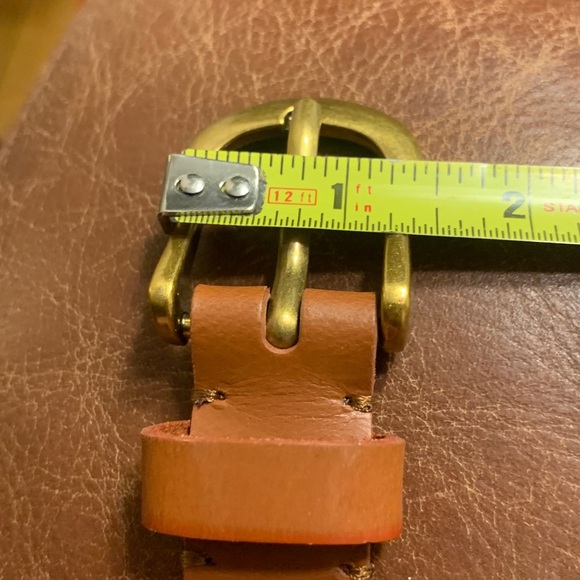 BNWOT FRYE LEATHER BELT WITH SOLID BRASS STIRRUP SHAPED BUCKLE NEVER WORN main image 12